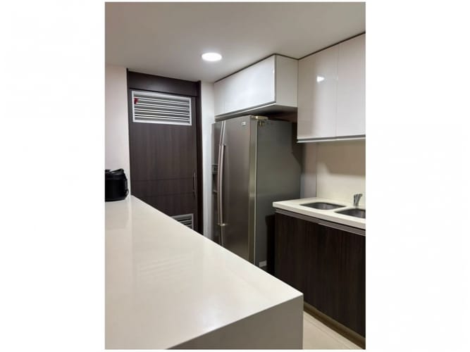 Apartamento de 3 alcobas en venta en Loma De Las Brujas, Envigado, 122 m² · foto 2 de 24