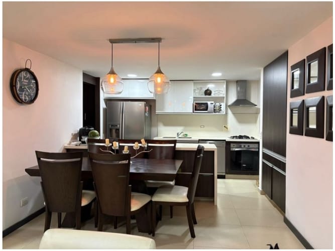 Apartamento de 3 alcobas en venta en Loma De Las Brujas, Envigado, 122 m² · foto 3 de 24