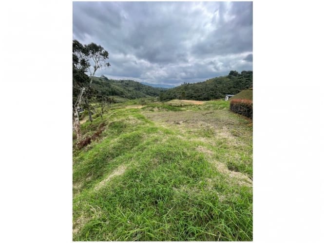 Lote en venta en La Mosquita, Rionegro, 2488 m² · foto 2 de 21