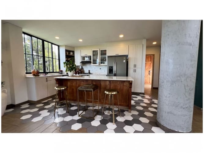 Casa de 4 alcobas en venta en Loma Del Escobero, Envigado, 245 m² · foto 7 de 9