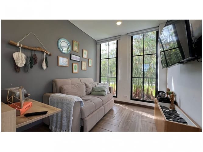 Casa de 4 alcobas en venta en Loma Del Escobero, Envigado, 245 m² · foto 8 de 9