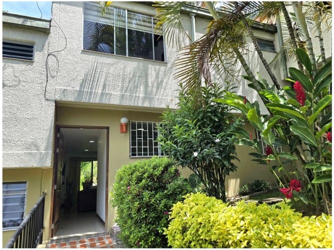 Casa de 3 alcobas en venta en Calasanz, Medellín, 128 m² · foto 2 de 18
