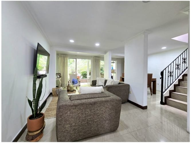Casa de 3 alcobas en venta en Calasanz, Medellín, 128 m² · foto 3 de 18