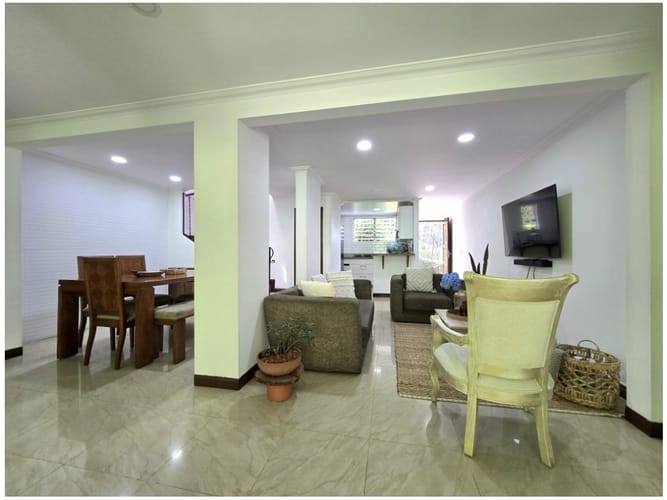 Casa de 3 alcobas en venta en Calasanz, Medellín, 128 m² · foto 5 de 18