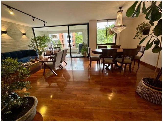 Apartamento de 3 alcobas en venta en El Diamante No. 2, Medellín, 129 m² · foto 3 de 23