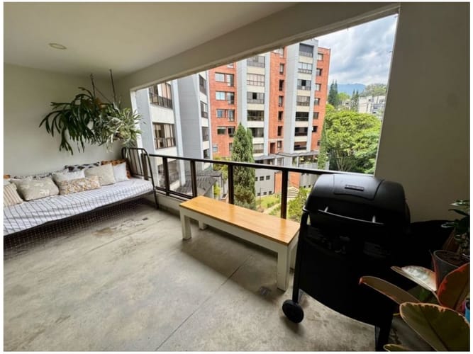 Apartamento de 3 alcobas en venta en El Diamante No. 2, Medellín, 129 m² · foto 18 de 23