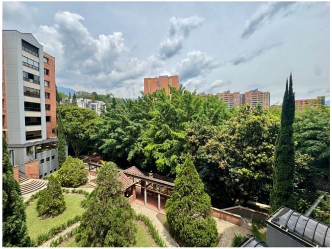 Apartamento de 3 alcobas en venta en El Diamante No. 2, Medellín, 129 m² · foto 21 de 23