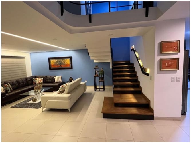 Casa de 3 alcobas en venta en Centro, Rionegro, 200 m² · foto 3 de 24
