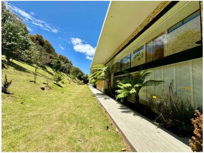 Casa de 3 alcobas en venta en Loma Del Chocho, Envigado, 450 m² · foto 17 de 24