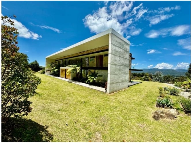 Casa de 3 alcobas en venta en Loma Del Chocho, Envigado, 450 m² · foto 18 de 24