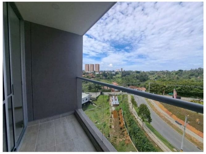 Apartamento de 2 alcobas en venta en Ub. Ojo De Agua, Rionegro, 76 m² · foto 2 de 16