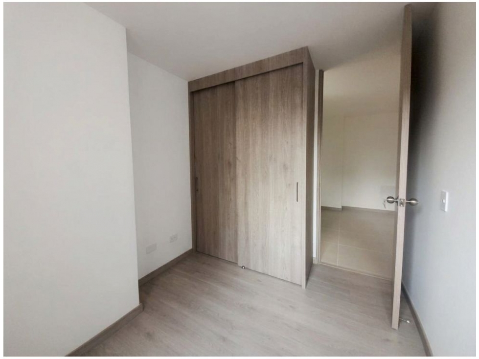 Apartamento en venta en Zona Industrial No. 1, Itagüí · foto 9 de 12