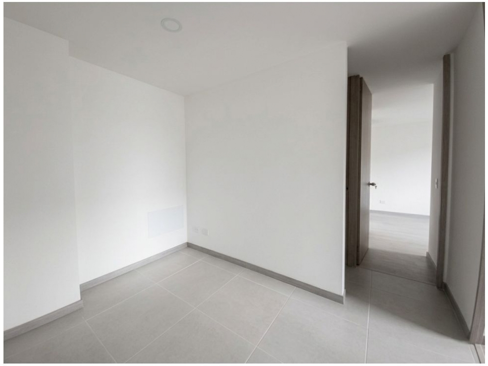 Apartamento en venta en Zona Industrial No. 1, Itagüí · foto 11 de 12