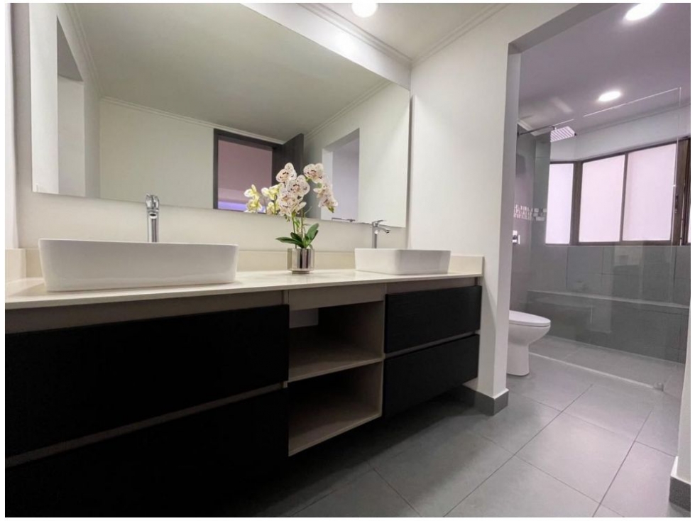 Apartamento en venta en El Poblado, Medellín · foto 23 de 24