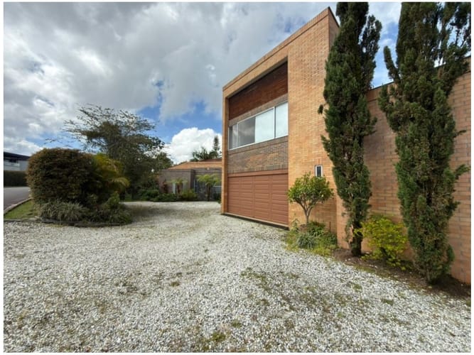 Casa de 4 alcobas en venta en Llano Grande, Rionegro, 426 m² · foto 2 de 22