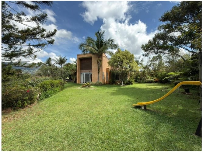 Casa de 4 alcobas en venta en Llano Grande, Rionegro, 426 m² · foto 3 de 22