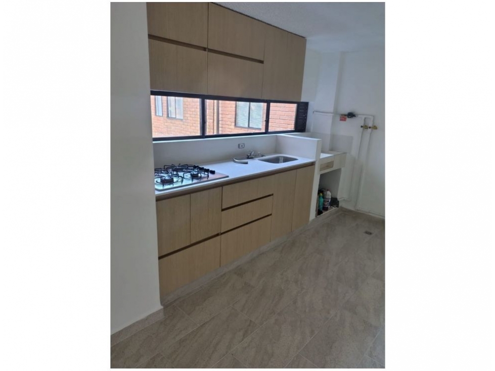 Apartamento en venta en Loma Del Escobero, Envigado · foto 4 de 15