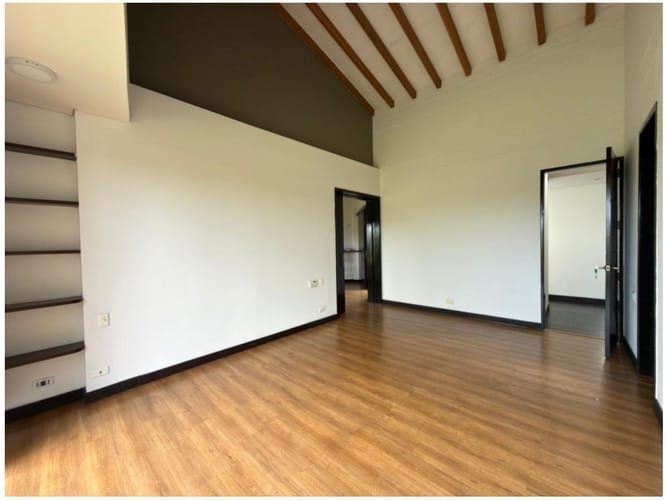 Casa de 4 alcobas en venta en Llano Grande, Rionegro, 426 m² · foto 17 de 22