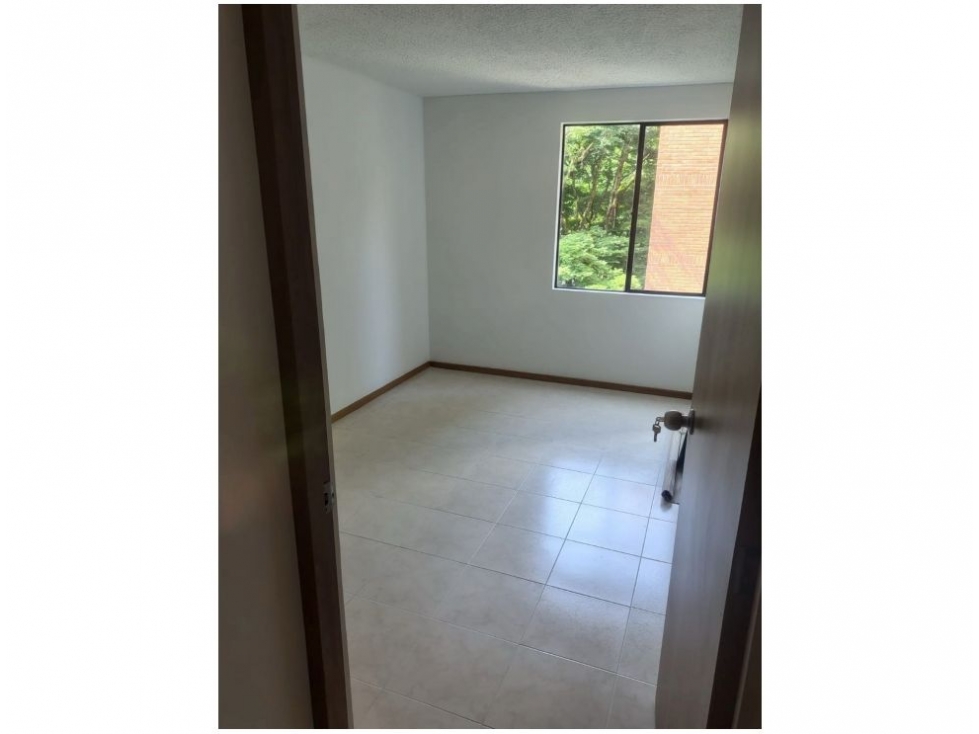 Apartamento en venta en Loma Del Escobero, Envigado · foto 10 de 15