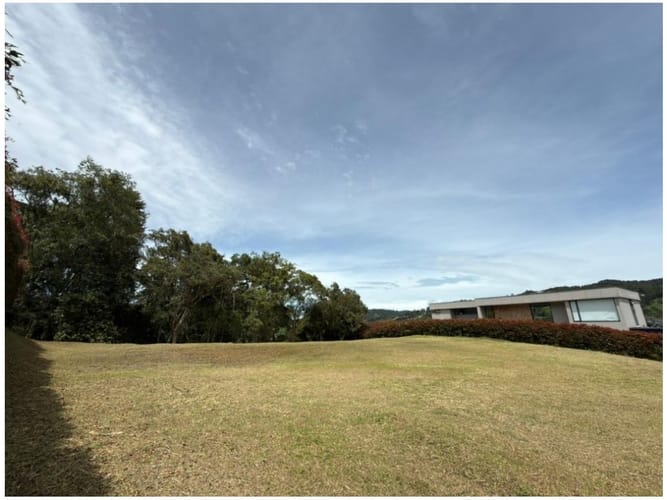 Lote en venta en Las Palmas, Envigado, 2327 m² · foto 3 de 4