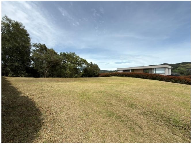 Lote en venta en Las Palmas, Envigado, 2327 m² · foto 4 de 4