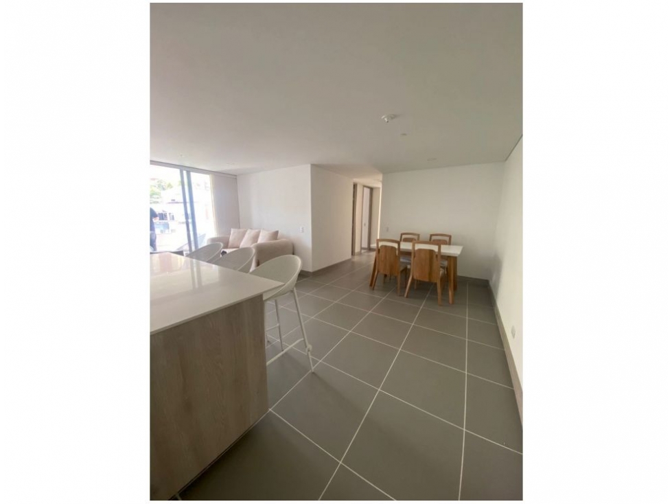Apartamento en venta en Loma Benedictinos, Medellín · foto 2 de 19