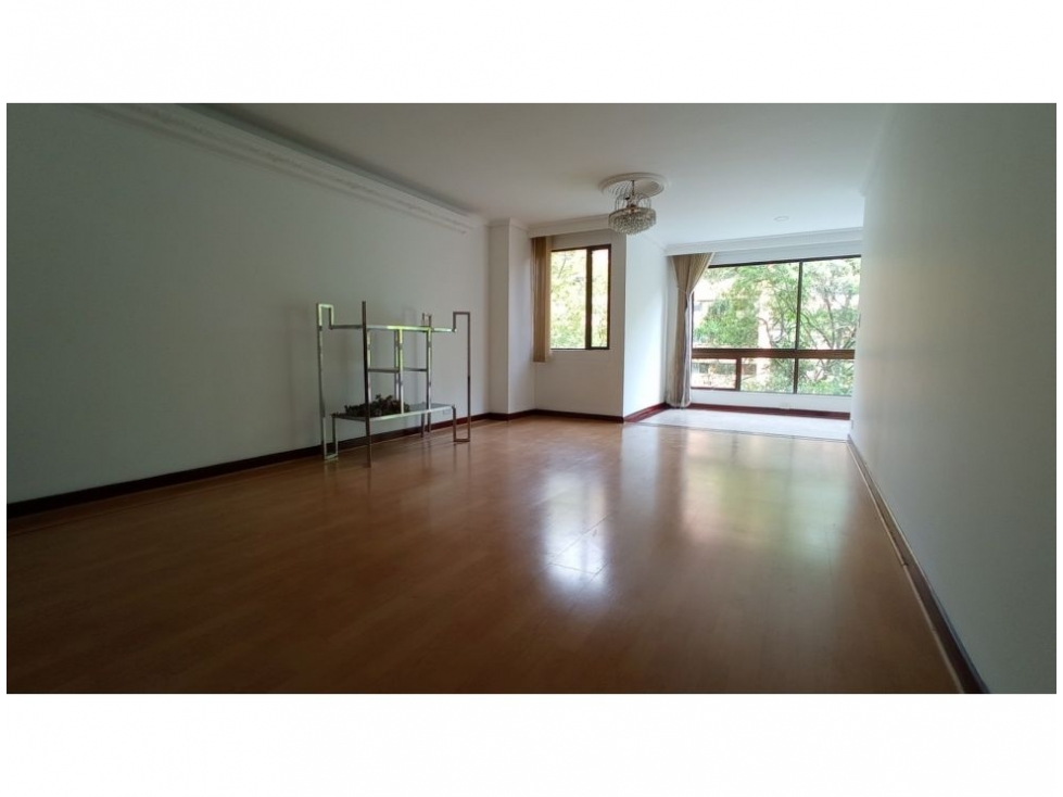 Apartamento en venta en El Poblado, Medellín · foto 2 de 22