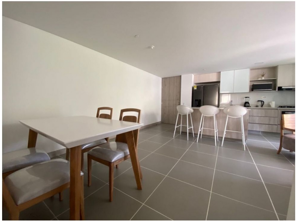 Apartamento en venta en Loma Benedictinos, Medellín · foto 5 de 19