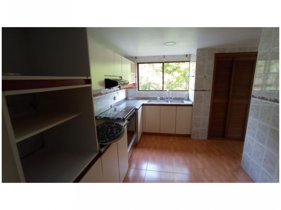Apartamento en venta en El Poblado, Medellín · foto 7 de 22