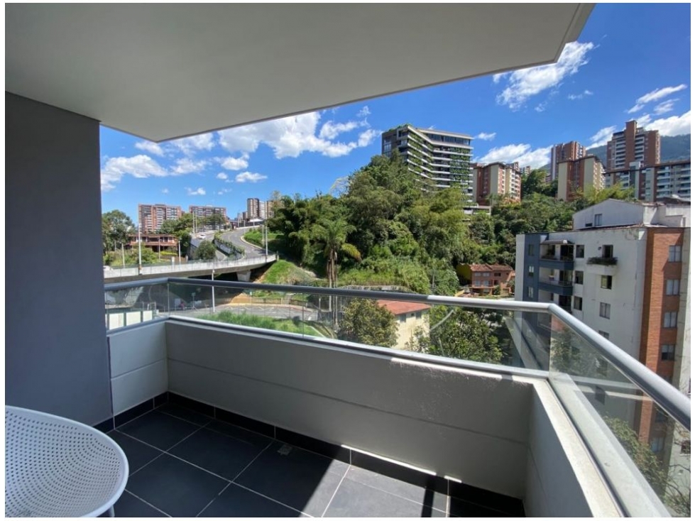 Apartamento en venta en Loma Benedictinos, Medellín · foto 8 de 19