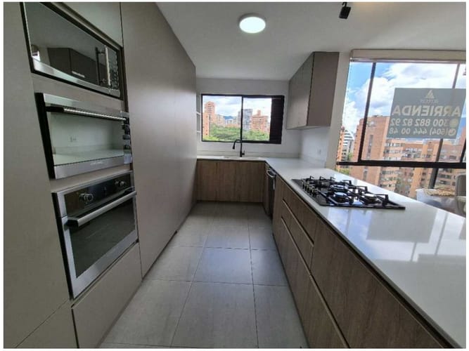 Apartamento de 3 alcobas en venta en El Poblado, Medellín, 195 m² · foto 6 de 24