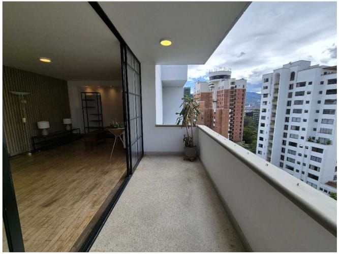 Apartamento de 3 alcobas en venta en El Poblado, Medellín, 195 m² · foto 11 de 24