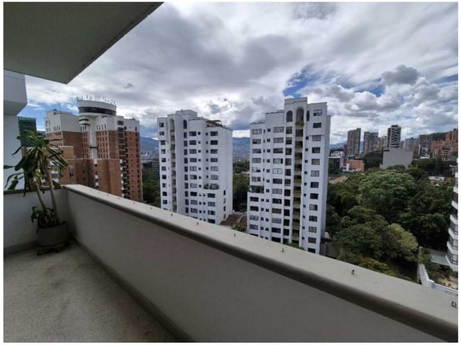 Apartamento de 3 alcobas en venta en El Poblado, Medellín, 195 m² · foto 12 de 24