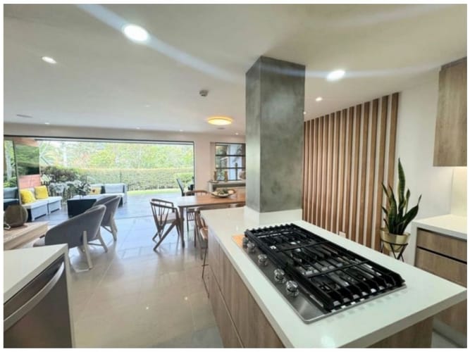 Casa de 3 alcobas en venta en Primavera, Envigado, 255 m² · foto 4 de 20