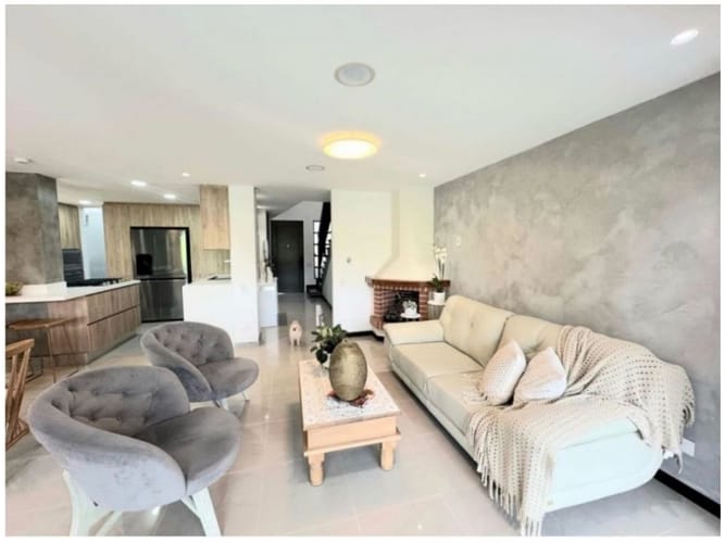 Casa de 3 alcobas en venta en Primavera, Envigado, 255 m² · foto 5 de 20
