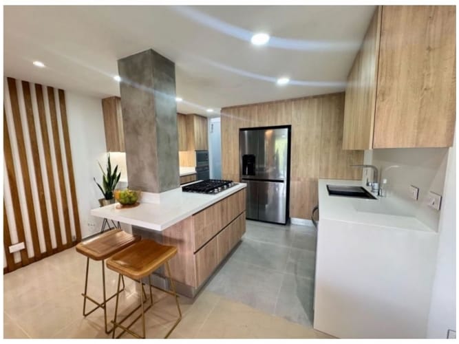 Casa de 3 alcobas en venta en Primavera, Envigado, 255 m² · foto 8 de 20