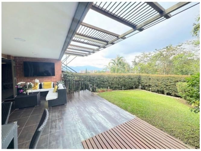 Casa de 3 alcobas en venta en Primavera, Envigado, 255 m² · foto 18 de 20