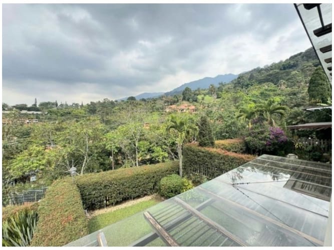 Casa de 3 alcobas en venta en Primavera, Envigado, 255 m² · foto 19 de 20