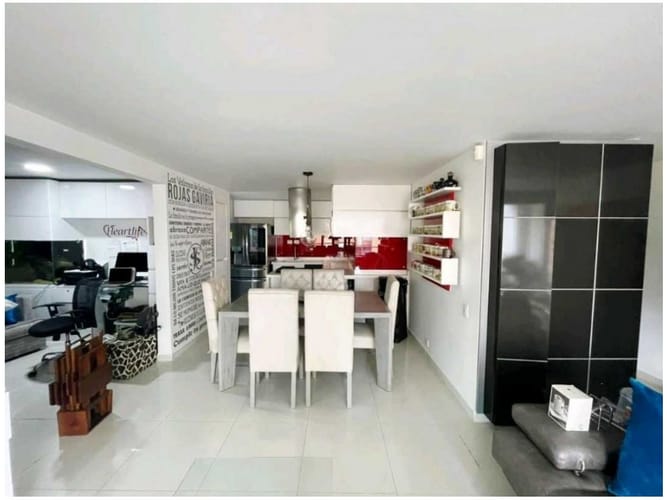 Apartamento de 3 alcobas en venta en Lalinde, Medellín, 118 m² · foto 2 de 12