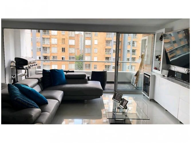 Apartamento de 3 alcobas en venta en Lalinde, Medellín, 118 m² · foto 3 de 12