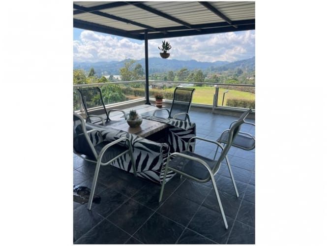 Casa de 4 alcobas en venta en Tablazo, Envigado, 750 m² · foto 14 de 16