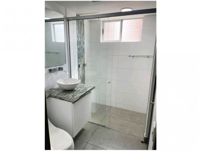 Apartamento de 3 alcobas en venta en Lalinde, Medellín, 118 m² · foto 9 de 12