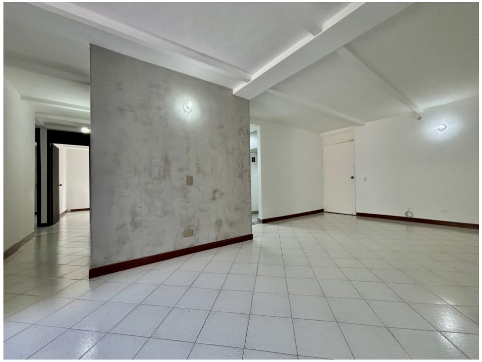 Apartamento en venta en El Poblado, Medellín · foto 2 de 23