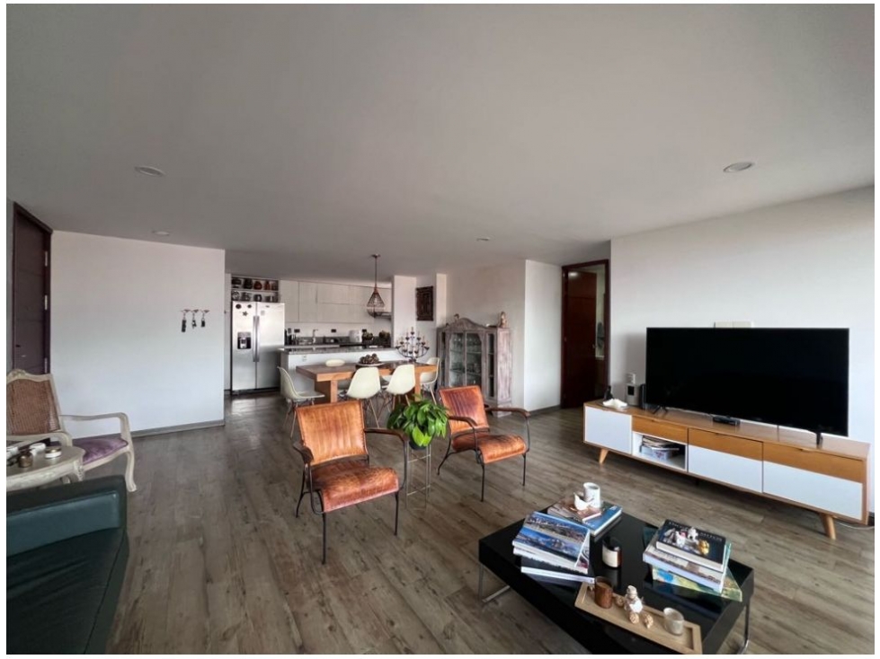 Apartamento en venta en El Poblado, Medellín · foto 2 de 22