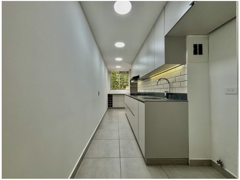 Apartamento en venta en El Poblado, Medellín · foto 8 de 23