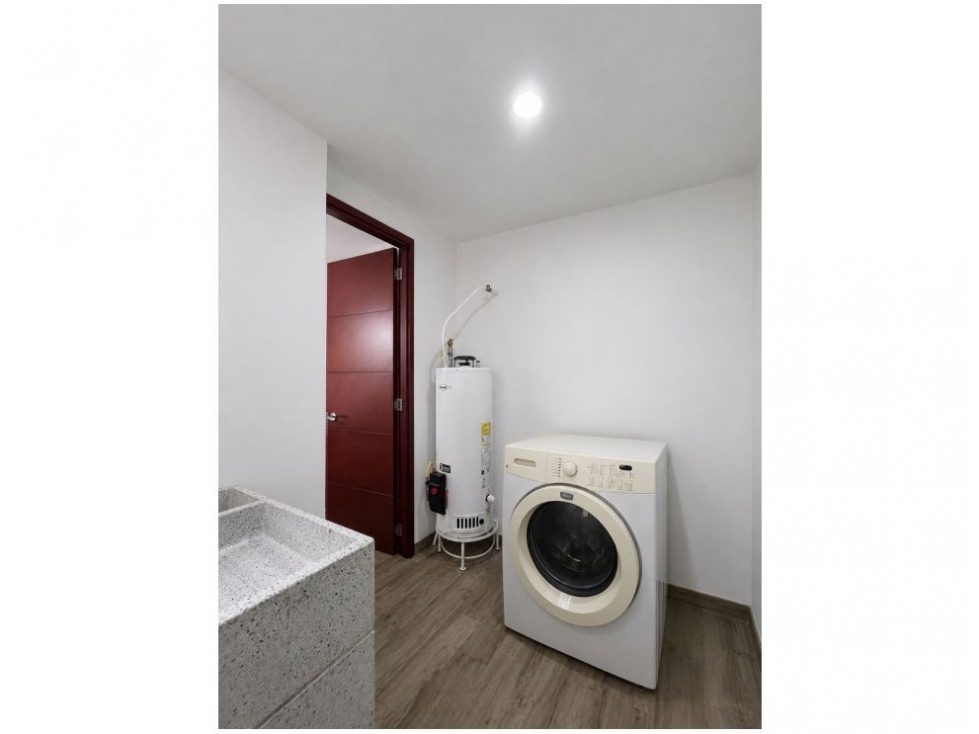 Apartamento en venta en El Poblado, Medellín · foto 5 de 22