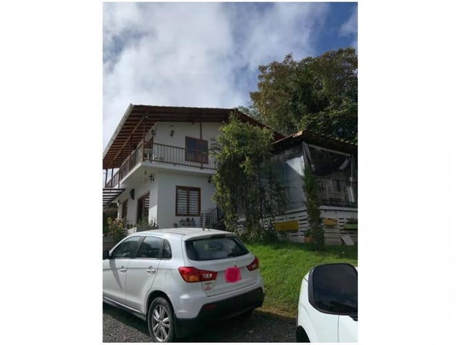 Casa de 5 alcobas en venta en Santa Elena, Medellín, 350 m² · foto 3 de 13