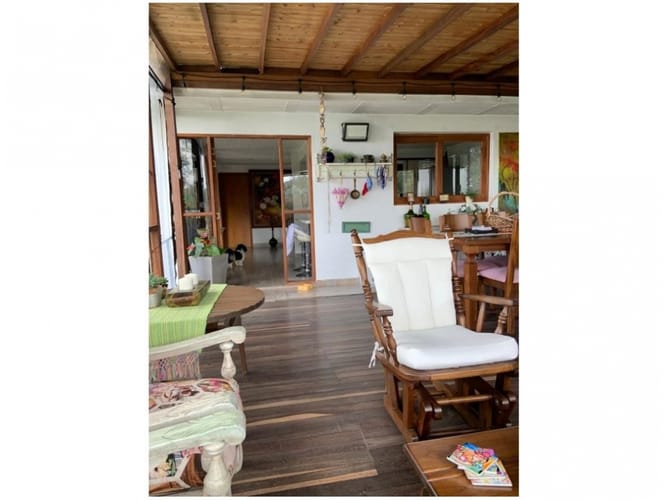 Casa de 5 alcobas en venta en Santa Elena, Medellín, 350 m² · foto 7 de 13