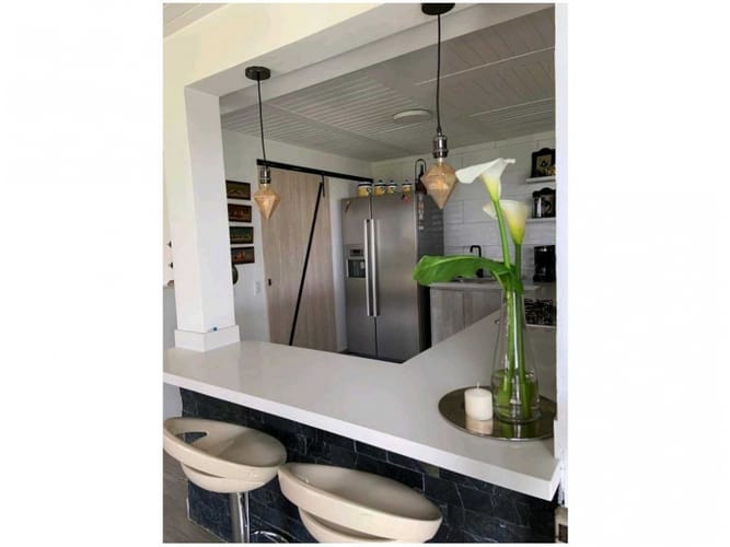 Casa de 5 alcobas en venta en Santa Elena, Medellín, 350 m² · foto 10 de 13