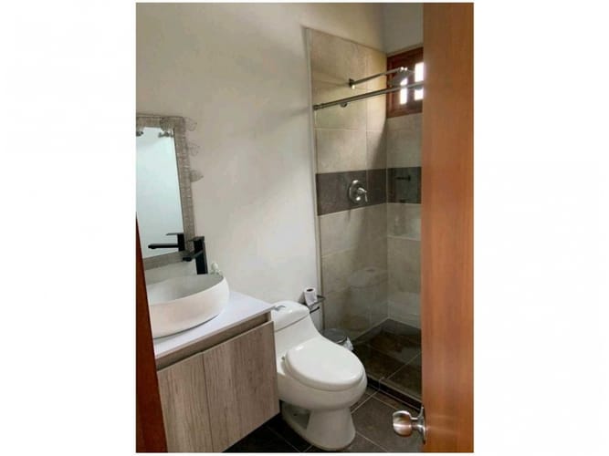 Casa de 5 alcobas en venta en Santa Elena, Medellín, 350 m² · foto 12 de 13